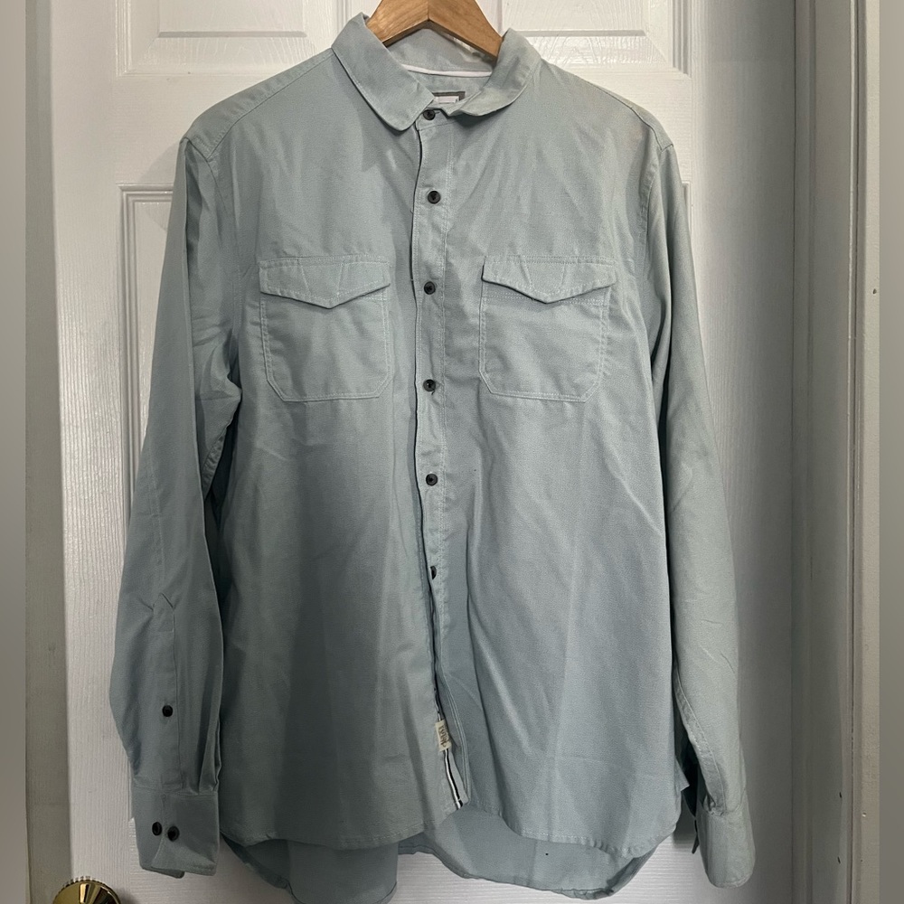 NWT pd & c Mens Shirt in a Very Soft Color!